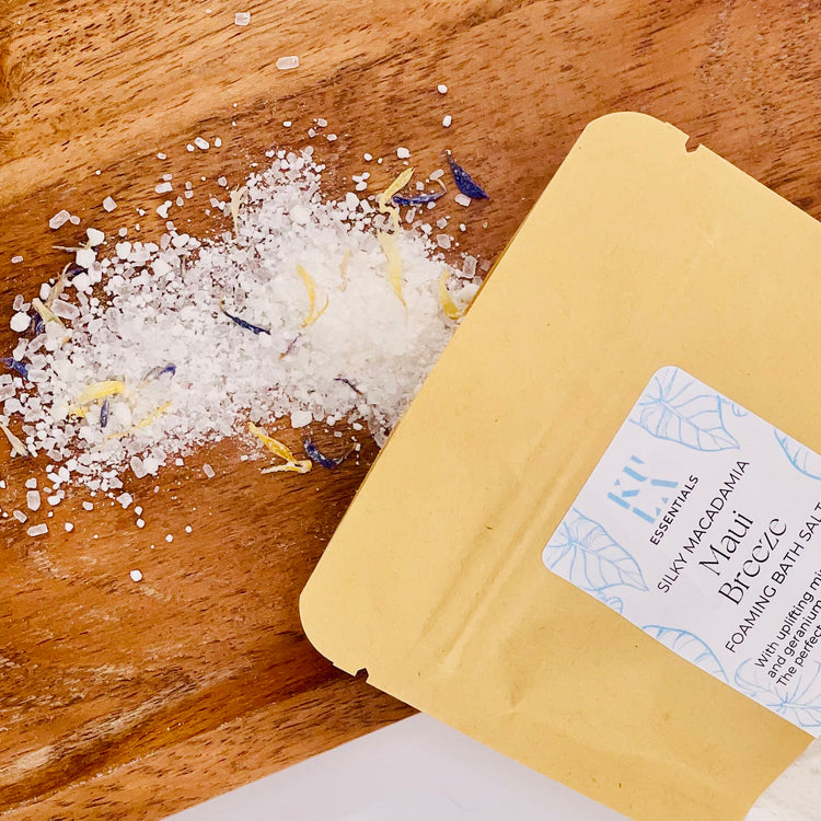 Silky Macadamia Foaming Bath Salts - Maui Breeze